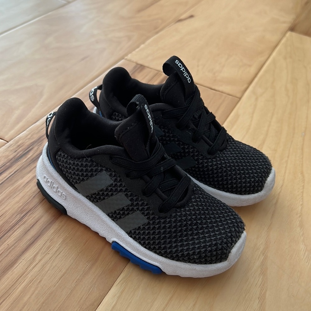 Toddler Adidas size 7